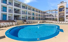 Red Lion Inn & Suites Nashville Airport